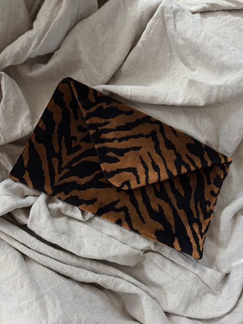 ORIGINAL TIGER CLUTCH