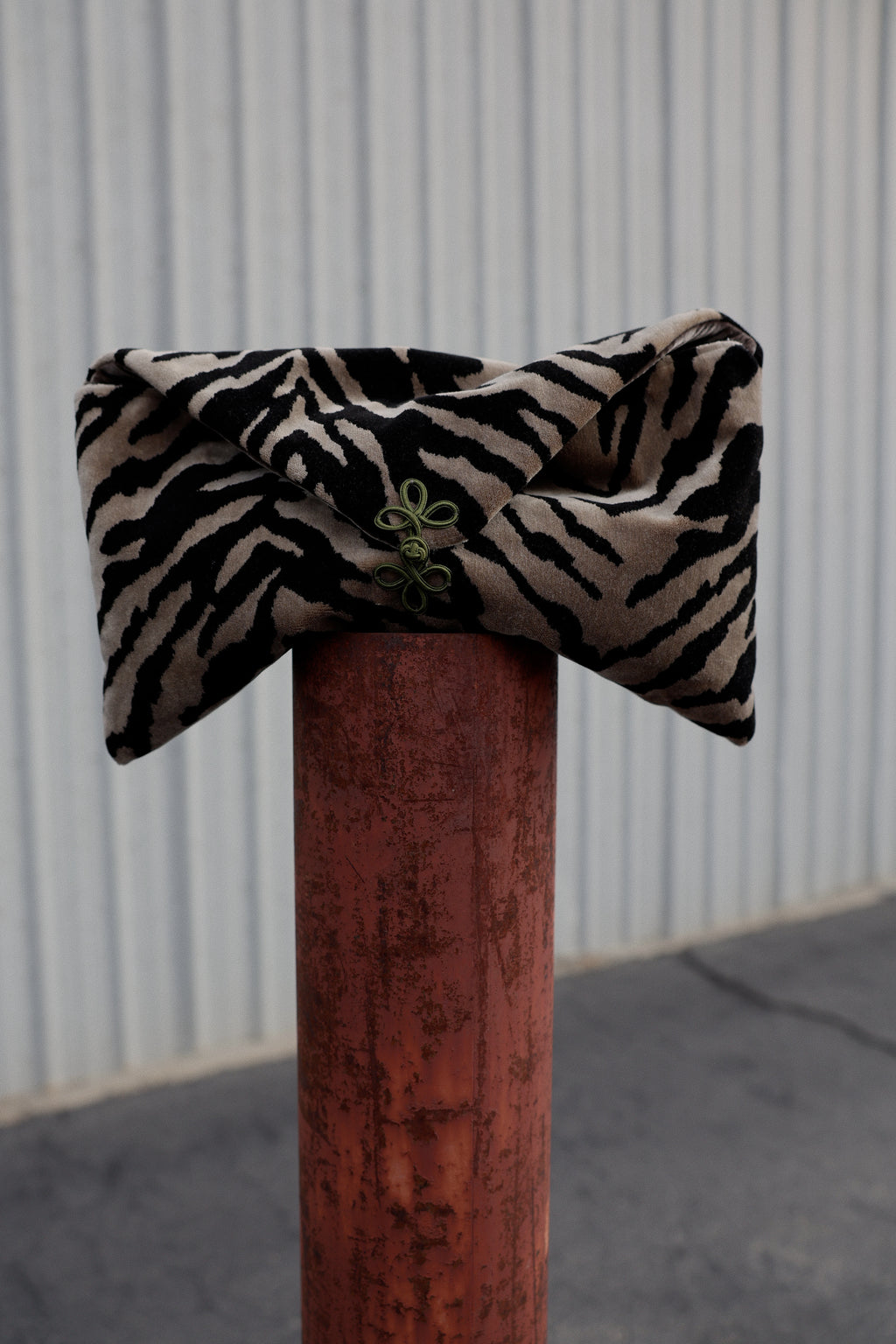 THE STONE TIGER CLUTCH